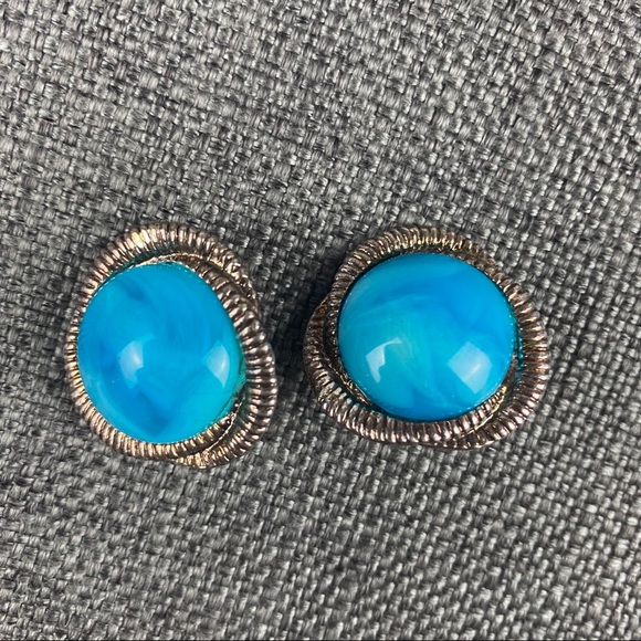 Vintage Cerulean Sphere W/ Ribbed Silver Clip On - Picture 4 of 6